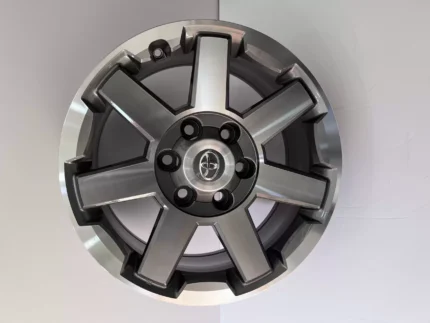 Toyota-FJ-Cruiser-2014-5